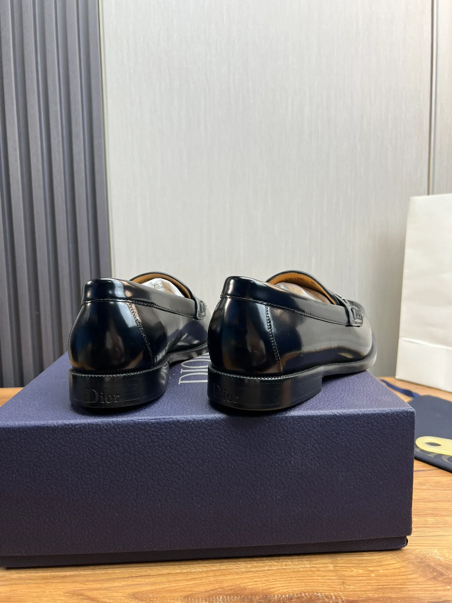 Men's men's shoes💰560💰 Dior. Men's business casual leather shoes👞all use imported original brand leather materials, just to create a more comfortable wearing experience. Upper: original cowhide, open edge beaded cowhide➕imported sheepskin lining, original non-slip and wear-resistant rubber outsole✔️36-45 (38.45 non-refundable)